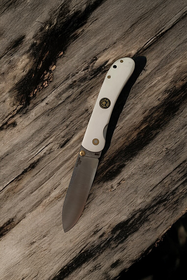 Kam T20, N690  Çakı